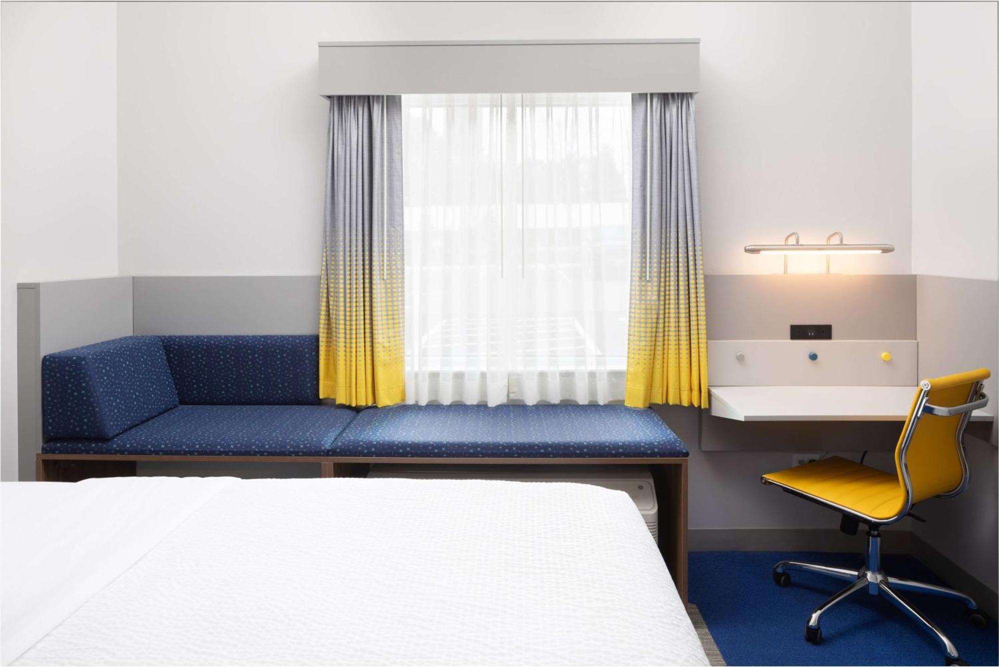 Microtel Inn & Suites By Wyndham Macedon Exterior photo