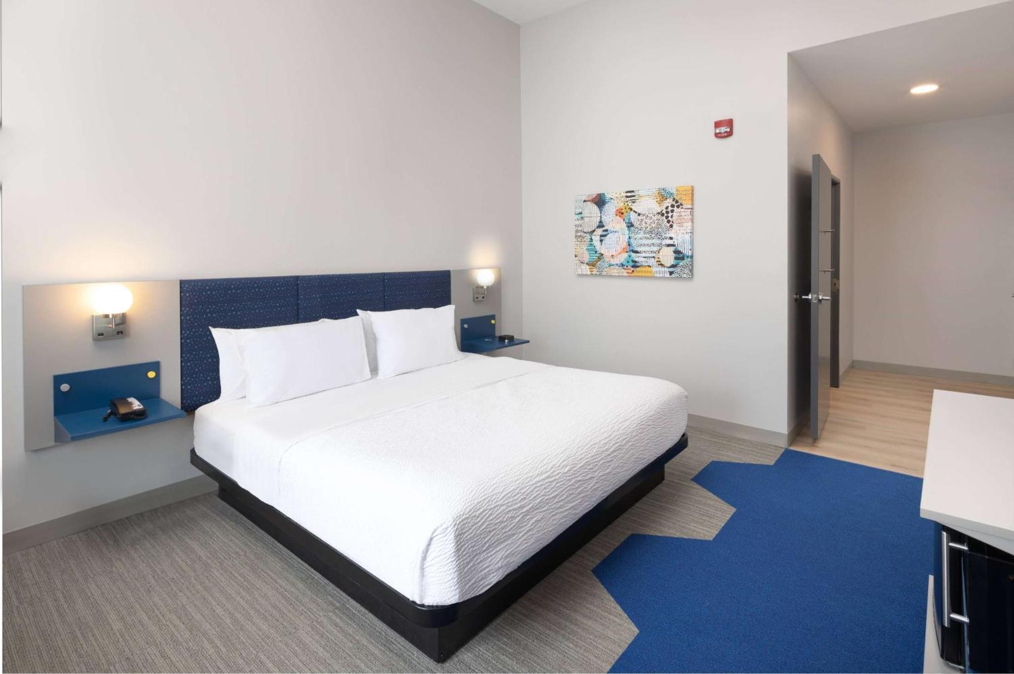 Microtel Inn & Suites By Wyndham Macedon Exterior photo