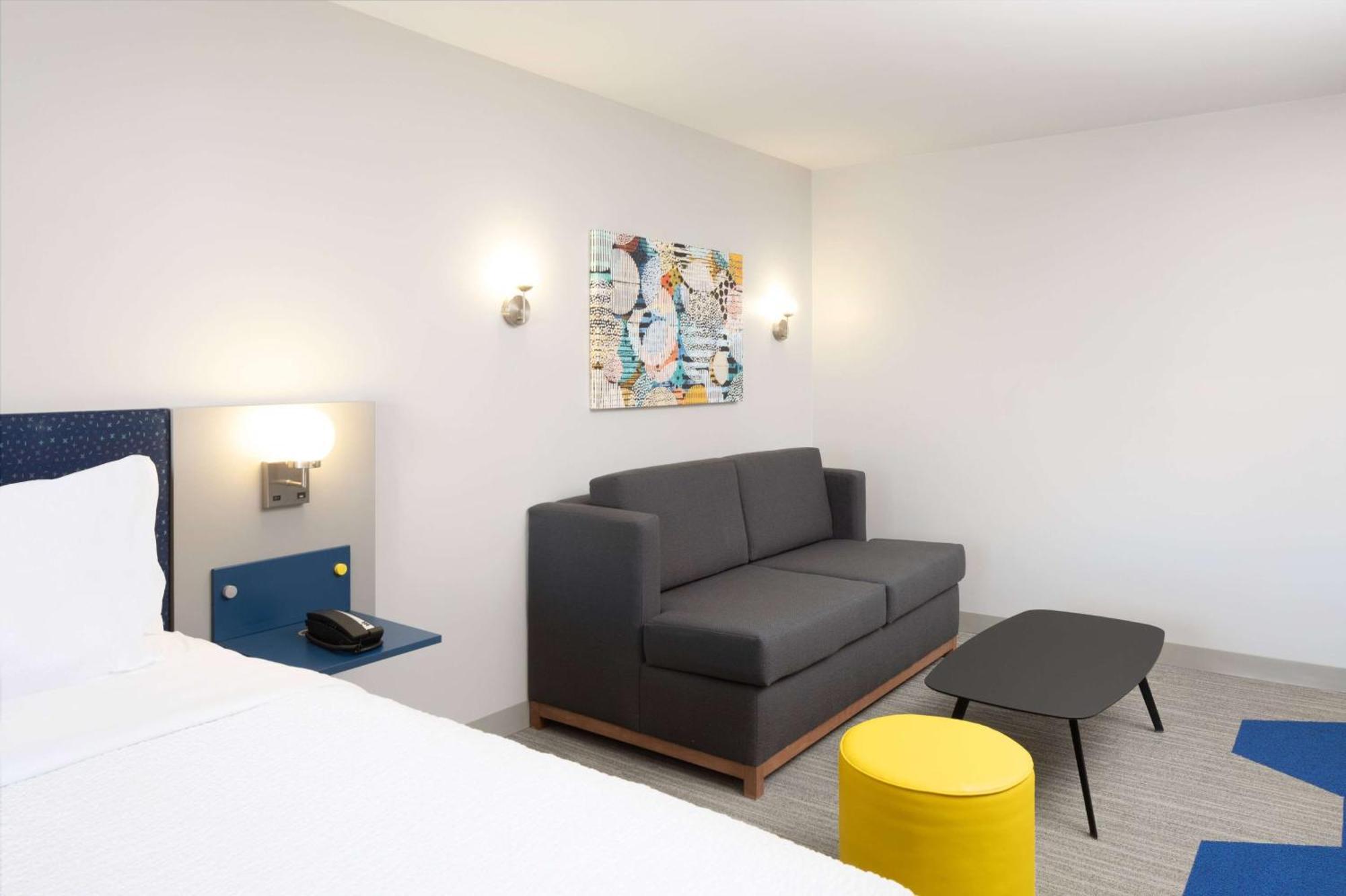Microtel Inn & Suites By Wyndham Macedon Exterior photo
